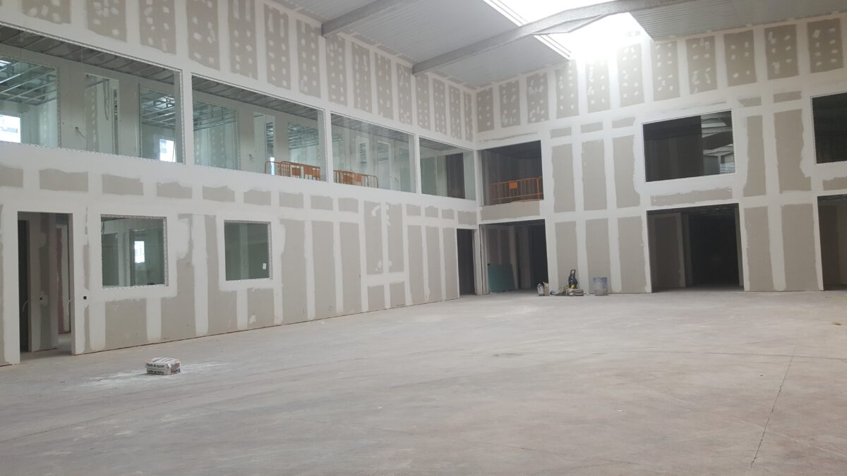 VIVIENDA UNIFAMILIAR AISLADA CON PISCINA EN MADRID